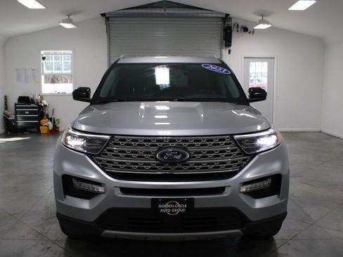 Used 2023 Ford Explorer Limited image 3