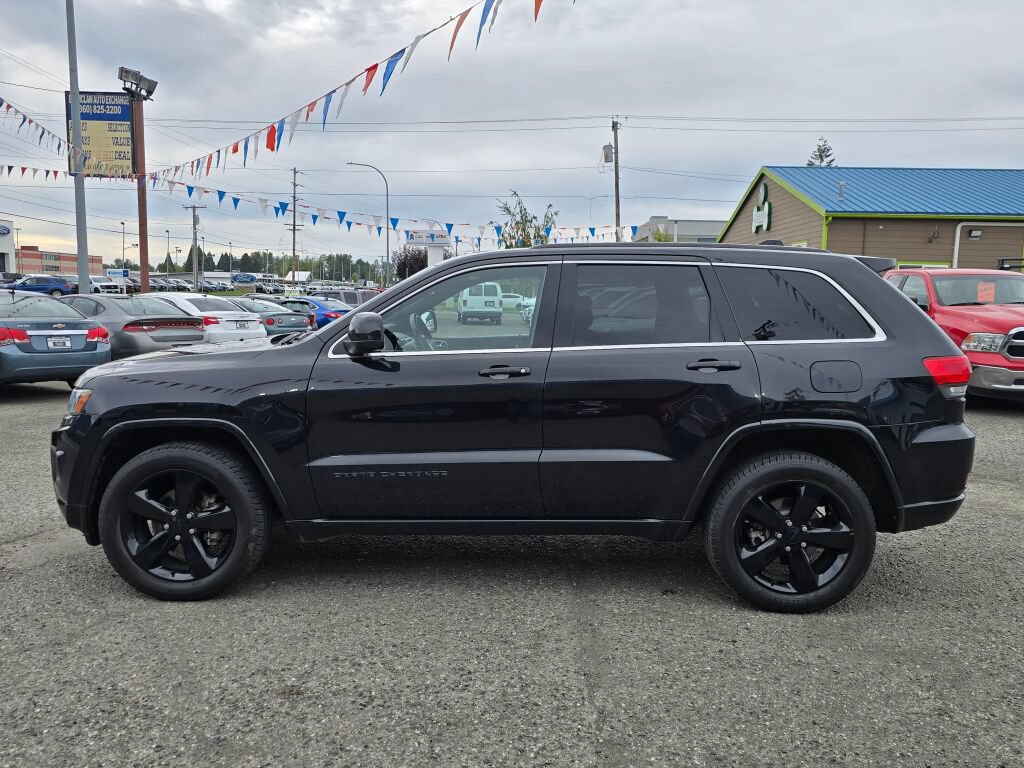 Used 2015 Jeep Grand Cherokee Altitude AWD/4WD image 4
