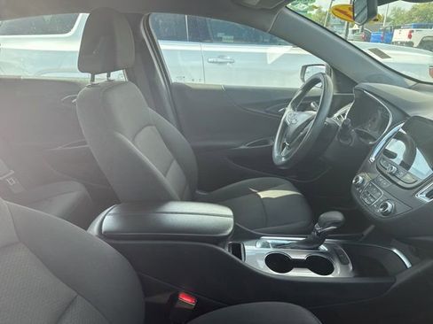 Used 2021 Chevrolet Malibu LT image 12