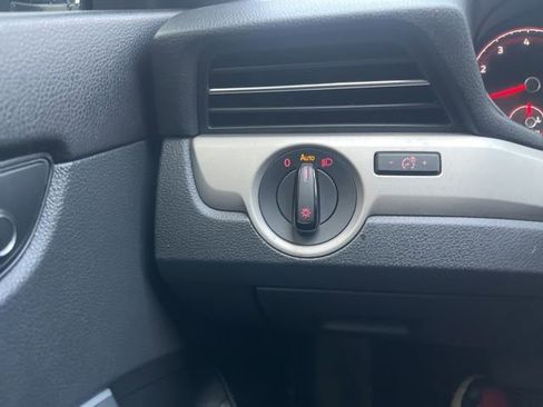 Used 2022 Volkswagen Passat 2.0T SE image 20