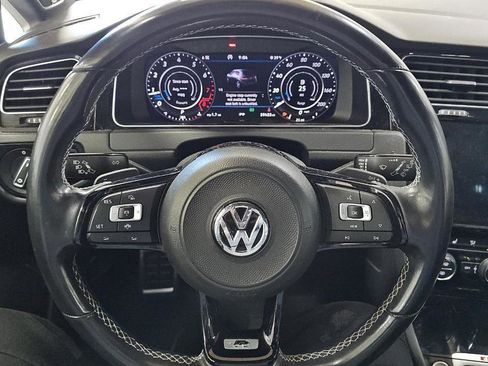 Used 2022 Volkswagen Golf R image 13
