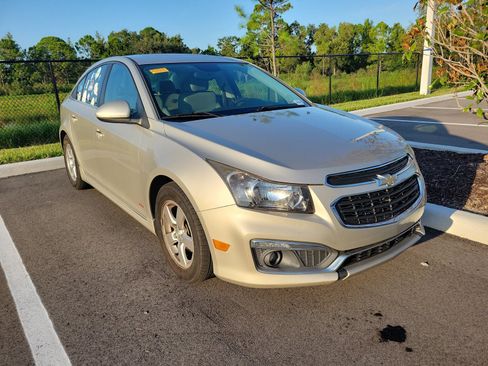Used 2015 Chevrolet Cruze LT w/ Enhanced Safety Package FWD image 2