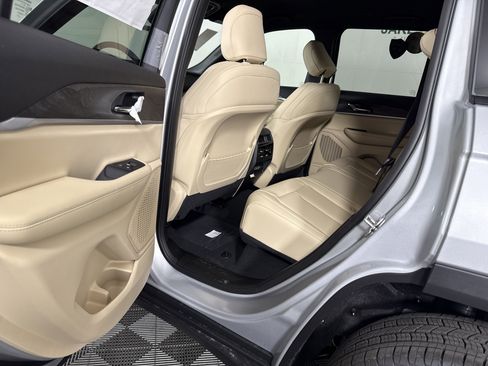 New 2025 Jeep Grand Cherokee Limited image 20