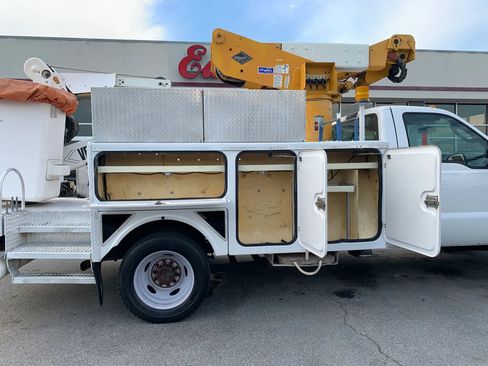 Used 2006 Ford F550 2WD Regular Cab Super Duty image 22