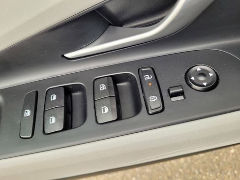 Certified 2025 Hyundai Elantra Limited image 23