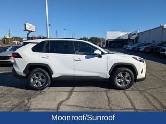 Used 2022 Toyota RAV4 XLE video 3