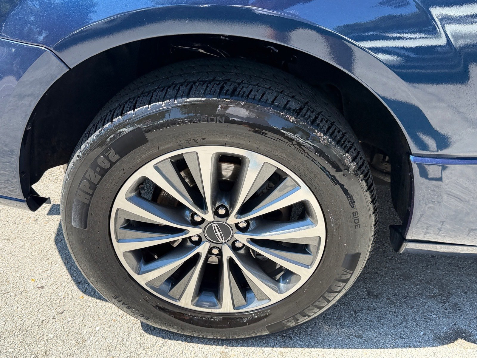 Used 2017 Lincoln Navigator L Select RWD image 22