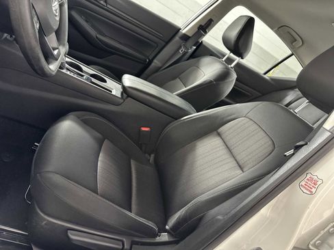 Used 2024 Nissan Altima 2.5 S image 11