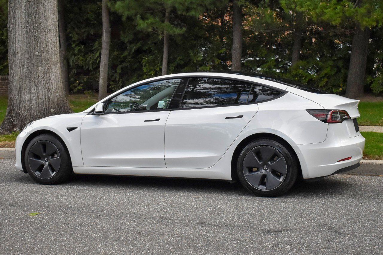Used 2023 Tesla Model 3 Standard Range RWD image 5