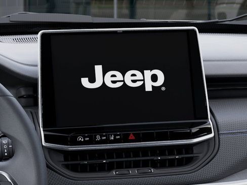 New 2026 Jeep Compass Latitude AWD/4WD image 18