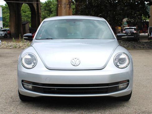Used 2012 Volkswagen Beetle 2.0T FWD image 2