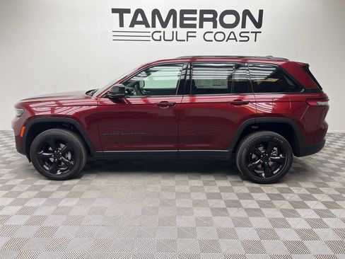 New 2025 Jeep Grand Cherokee Altitude image 2