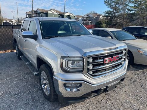 Used 2018 GMC Sierra 1500 SLT w/ SLT Premium Package image 2