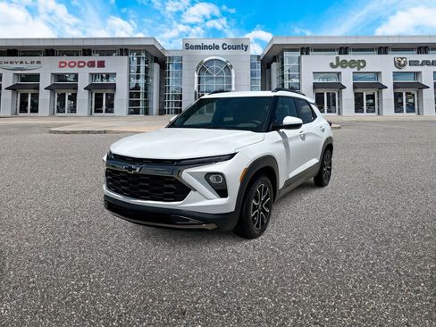 Used 2024 Chevrolet TrailBlazer ACTIV w/ Convenience Package FWD image 1