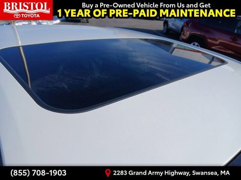 Used 2016 Toyota Camry LE image 9