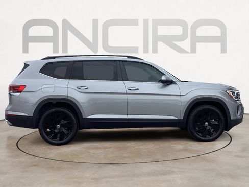 New 2025 Volkswagen Atlas SE FWD image 9