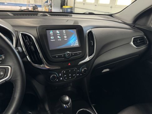 Used 2018 Chevrolet Equinox LT AWD/4WD image 17