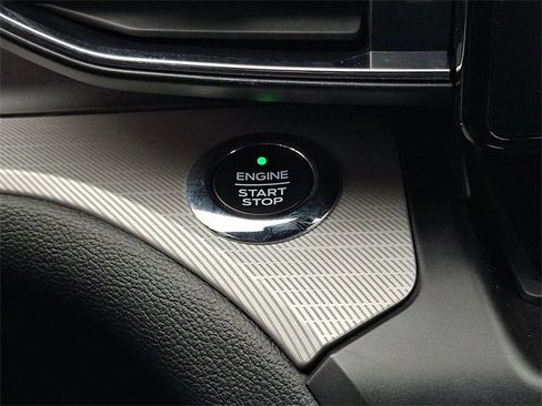 Used 2020 Ford Explorer XLT w/ Equipment Group 202A image 29