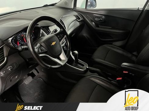 Used 2018 Chevrolet Trax LT w/ LT Convenience Package AWD/4WD image 9