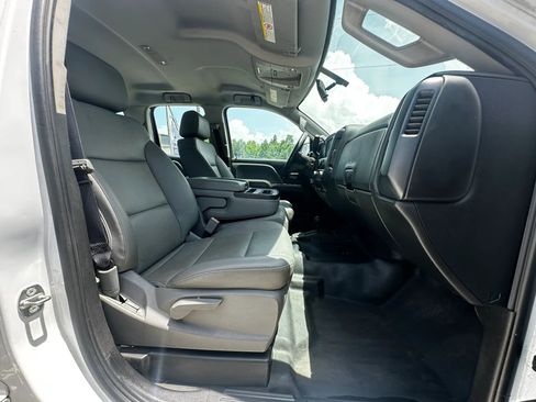 Used 2018 Chevrolet Silverado 2500 W/T AWD/4WD image 37