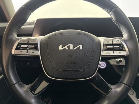 Used 2023 Kia Telluride S w/ S Sunroof Package FWD image 17