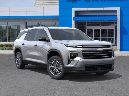 New 2027 Chevrolet Traverse LT w/ LPO, Floor Liner Package FWD image 7