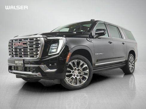 Used 2025 GMC Yukon XL Denali w/ Sun & Power Step Package AWD/4WD image 1