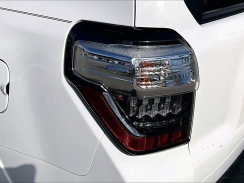 Used 2024 Toyota 4Runner TRD Off-Road Premium w/ Moonroof Package AWD/4WD image 29