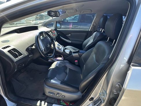 Used 2013 Toyota Prius Four FWD image 3