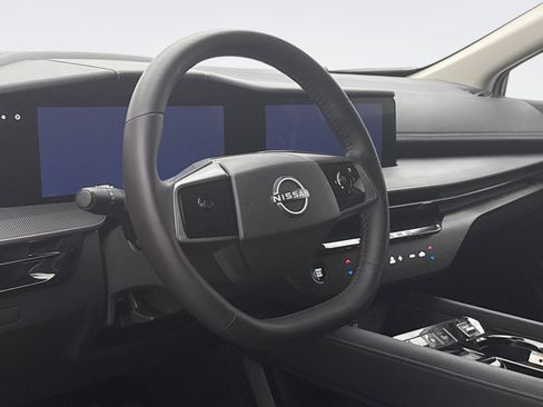 Used 2025 Nissan Murano SV AWD/4WD image 7