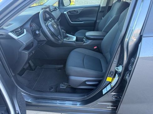 Used 2022 Toyota RAV4 LE AWD/4WD image 27