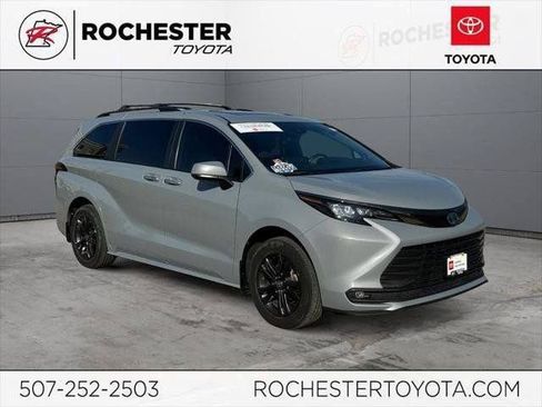 Certified 2024 Toyota Sienna XLE Woodland Edition AWD/4WD image 97