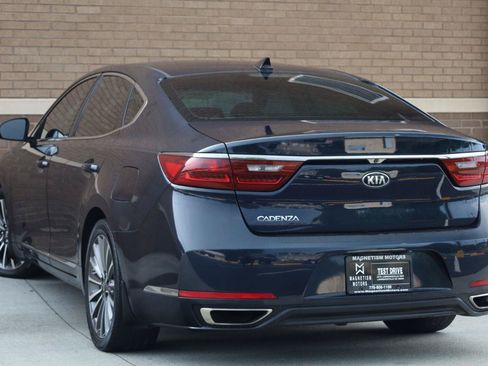 Used 2017 Kia Cadenza Premium FWD image 8