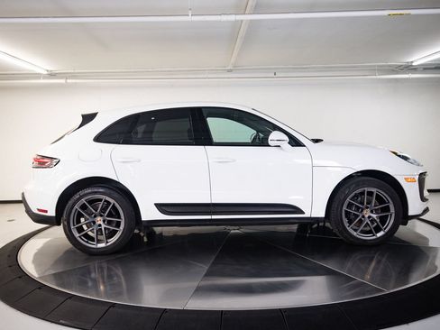 Certified 2023 Porsche Macan AWD/4WD image 8