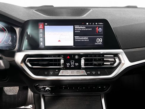 Used 2022 BMW 330i Sedan w/ Driving Assistance Package image 26