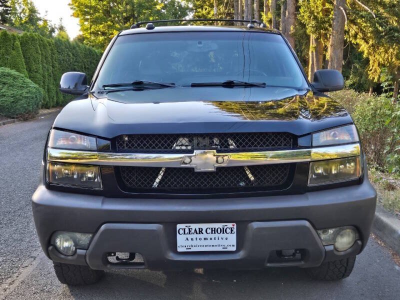 Used 2004 Chevrolet Avalanche Z71 w/ Sun And Sound Package AWD/4WD image 8