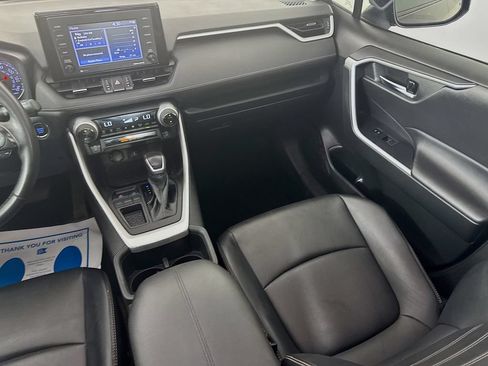 Used 2022 Toyota RAV4 XLE Premium FWD image 28