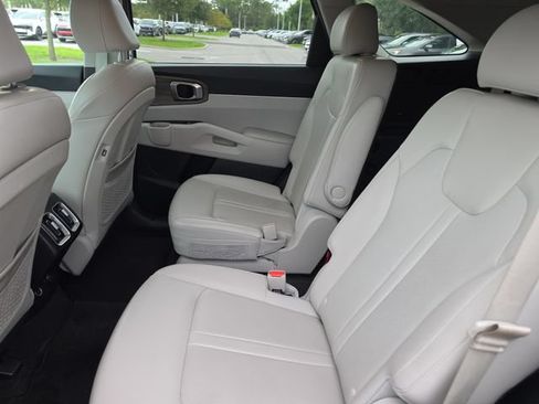 Certified 2023 Kia Sorento EX FWD image 12