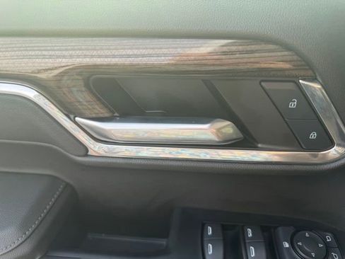Used 2024 Chevrolet Silverado 1500 LT AWD/4WD image 17