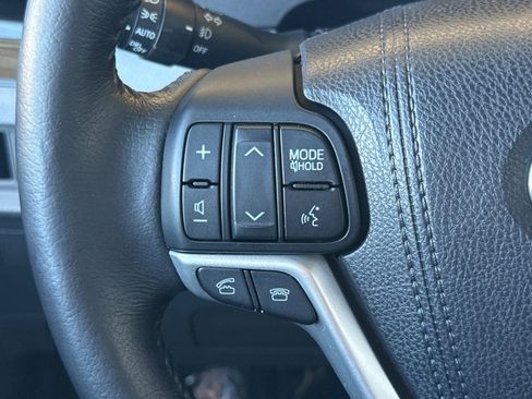 Used 2015 Toyota Sienna XLE w/ XLE Navigation Package image 26