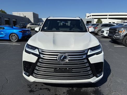 Used 2024 Lexus LX 600 4WD w/ Luxury Package image 2