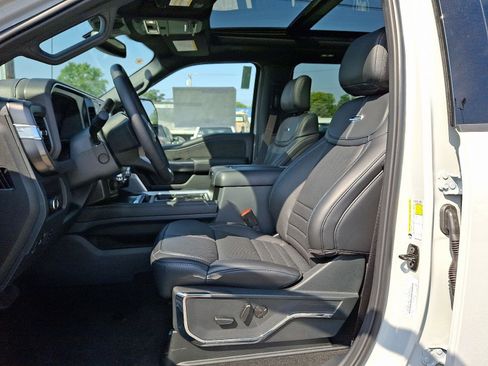 New 2026 Ford F250 Platinum w/ Tremor Off-Road Package image 10