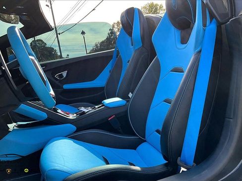 Used 2023 Lamborghini Huracan EVO image 21