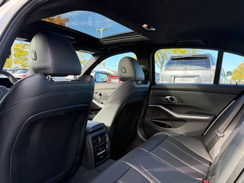 Used 2025 BMW 330i xDrive Sedan image 16