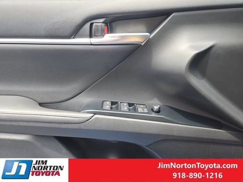 Used 2019 Toyota Camry XSE FWD image 25