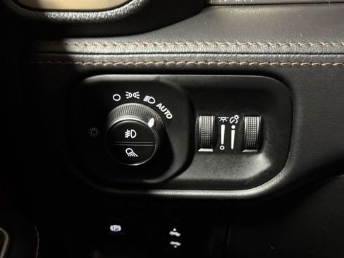 Used 2022 RAM 1500 Limited w/ Body Color Bumper Group AWD/4WD image 19