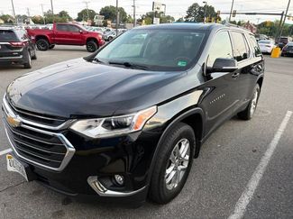 Used 2020 Chevrolet Traverse LT FWD video 1
