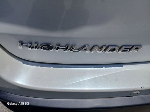 Used 2016 Toyota Highlander Limited FWD image 16
