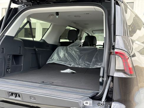 New 2026 Lincoln Navigator L Premier image 8