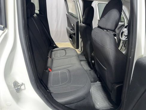 Used 2020 Jeep Renegade Latitude image 18